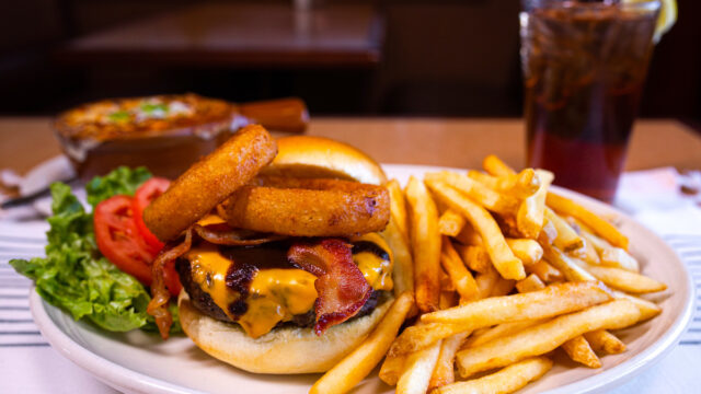 food_cheeseburger_01